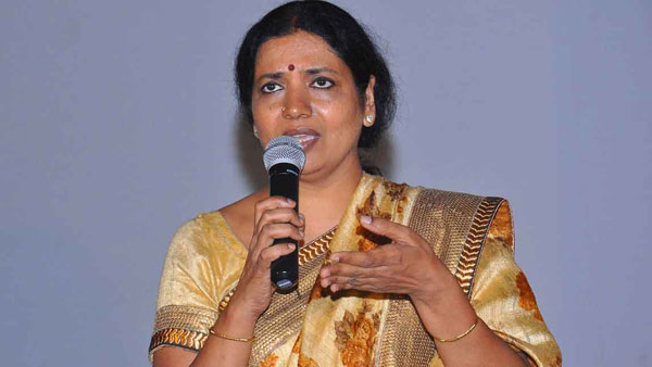 మునుగోడు ఉపఎన్నిక ప్రచారానికి జీవితా రాజశేఖర్ మునుగోడు ఉపఎన్నిక ప్రచారానికి జీవితా రాజశేఖర్