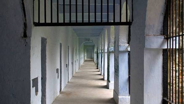 అధికారుల మైండ్ బ్లాక్ అధికారుల మైండ్ బ్లాక్