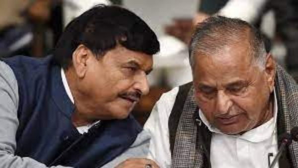 అఖిలేశ్ టీమ్