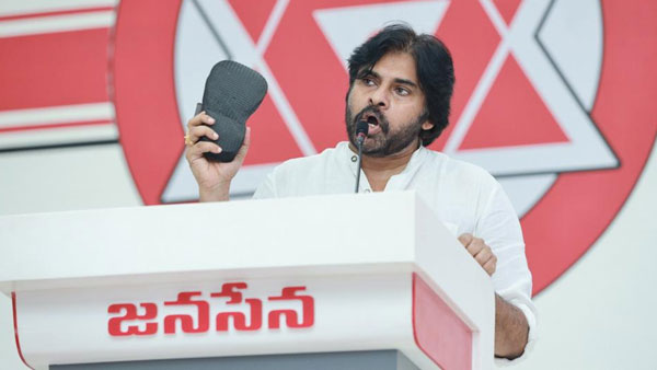 పవన్ చుట్టూ తిరుగుతున్న ఏపీ రాజకీయాలు