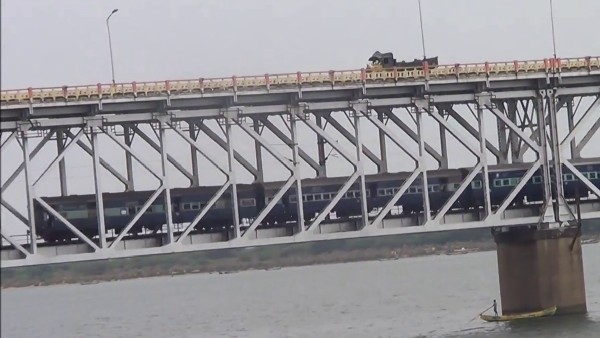 రాజమండ్రి రోడ్ కం రైలు బ్రిడ్జి మూసివేత రాజమండ్రి రోడ్ కం రైలు బ్రిడ్జి మూసివేత