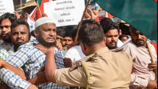 పీఎఫ్ఐ ని ఐదేళ్ళ పాటు బ్యాన్ చేసిన కేంద్రం పీఎఫ్ఐ ని ఐదేళ్ళ పాటు బ్యాన్ చేసిన కేంద్రం