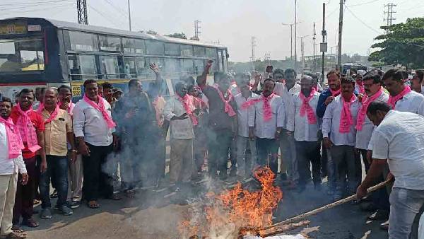 రాష్ట్రవ్యాప్తంగా టీఆర్ఎస్ ఆందోళనల హోరు .. మోడీ దిష్టిబొమ్మల దహనాలు
