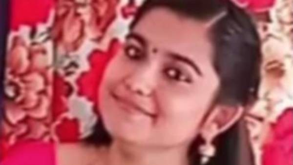  ప్రియురాలు అందర్