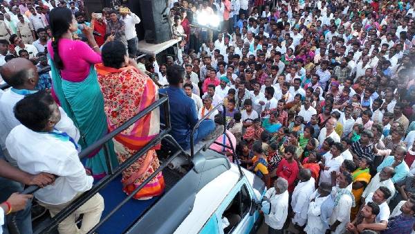 వైఎస్ షర్మిలకు బాసటగా విజయమ్మ 