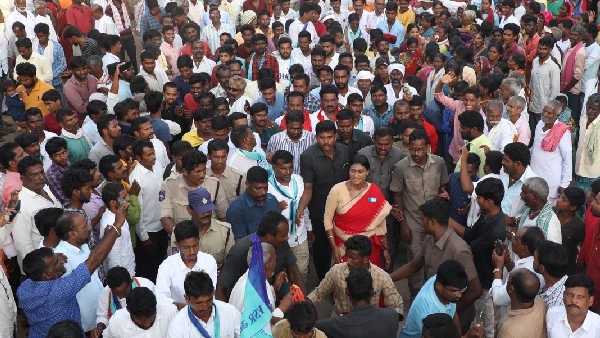 మునుగోడులో ఓట్లు కొంటున్నారు: వైఎస్ షర్మిల 