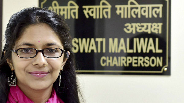 నోటీసులు ఇచ్చిన మహిళా కమీషన్