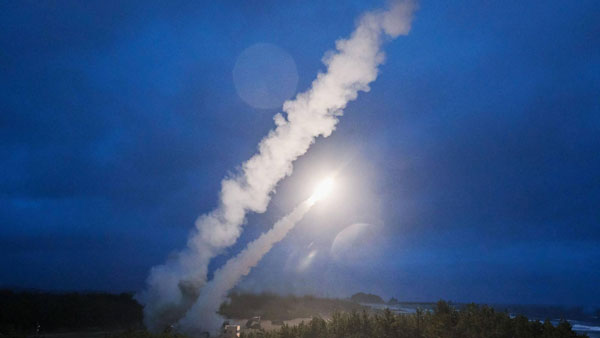 జెట్ ఫైటర్లతో..