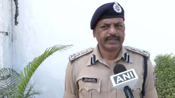  పోలీసు తూటాలకు బీజేపీ లీడర్ భార్య బలి