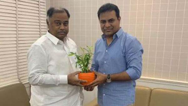 ప్రత్యర్థి కూడా టీఆర్ఎస్ లో చేరడంతో..