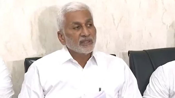 తానే స్వయంగా ఛానల్..