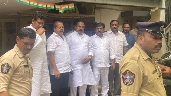 70 మందికి బెయిలిచ్చిన న్యాయస్థానం