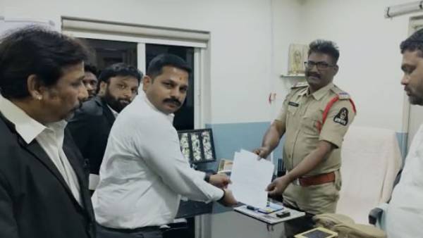 Dharmapuri arvinds mother police complaint on the incident of their house attacked by trs workers Dharmapuri arvinds mother police complaint on the incident of their house attacked by trs workers