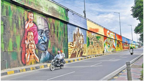 వర్టికల్ గార్డెన్స్ కోసం హైదరాబాద్‌లో మరిన్ని ఫ్లైఓవర్లు రెడీ