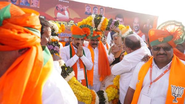 బీజేపీ అధికారంలోకి రాగానే భైంసా పేరు మార్పు, దత్తత బీజేపీ అధికారంలోకి రాగానే భైంసా పేరు మార్పు, దత్తత