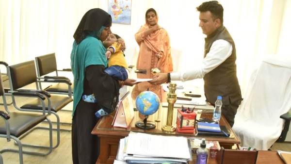 మహిళను ఆదుకోవాలని జగన్ ఆదేశం