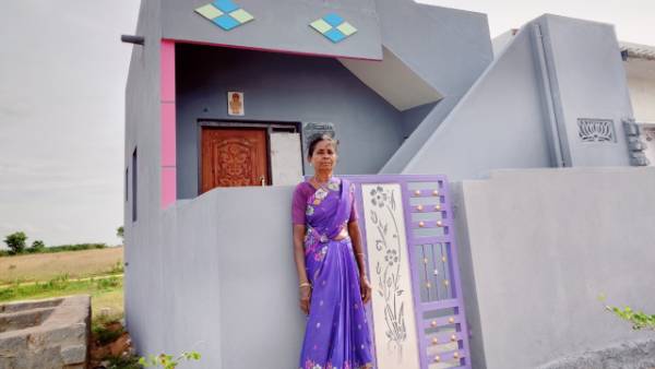CM Jagan fulfils another promise to the poor-constructs house and distributes the pattas in Jagananna colonies