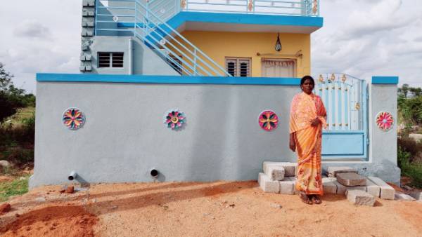 CM Jagan fulfils another promise to the poor-constructs house and distributes the pattas in Jagananna colonies