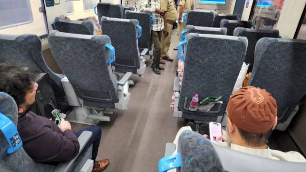 Gujarat elections: Stones were pelted at a Vande Bharat train while Asaduddin Owaisi was travelling Gujarat elections: Stones were pelted at a Vande Bharat train while Asaduddin Owaisi was travelling