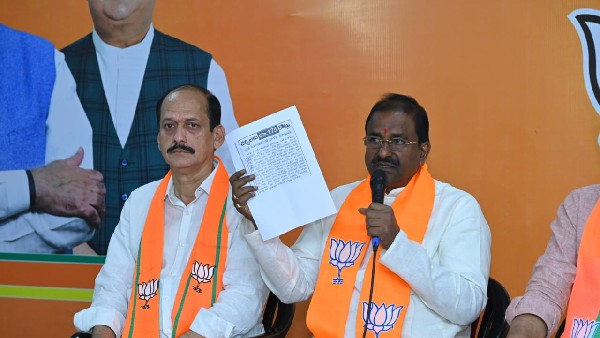 గన్నవరం ఎయిర్ పోర్టులో లోకల్ పోలీసులా ?