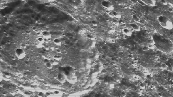 చంద్రుడి ఉపరితలం నుంచి