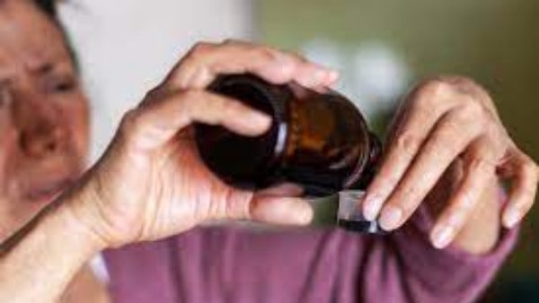 గాంబియా ఘటన తర్వాత దేశంలో దగ్గు సిరప్ లపై ఫోకస్ .. ఆ దగ్గుమందులపై నిషేధం?