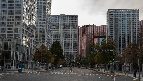 పాక్షిక లాక్డౌన్.. పాక్షిక లాక్డౌన్..