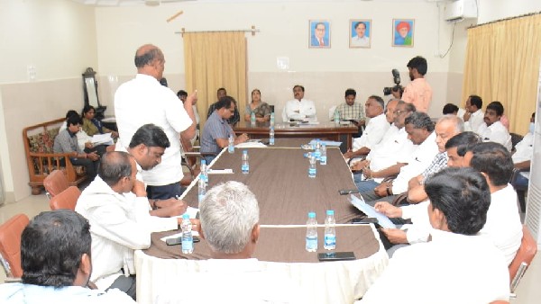 గన్నీ బ్యాగుల సమస్యపై మాట్లాడిన వరంగల్ జిల్లా కలెక్టర్ 