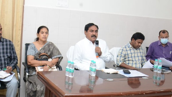 రైతులకు వ్యాపారులు సహకరించాలన్న మంత్రి ఎర్రబెల్లి 