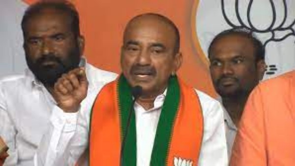 కాంగ్రెస్ కు డబ్బులు ఇచ్చి కేసీఆర్ ప్రచారం చేయిస్తున్నారు