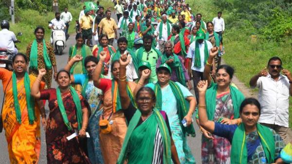 ఐడీకార్డులు చూపించాల్సిందేనన్న పోలీసులు