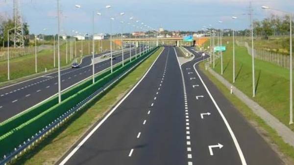  యమునా ఎక్స్ ప్రెస్ హైవే రోడ్డు