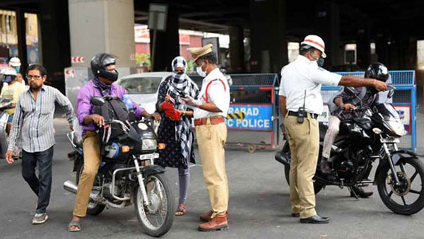 Alert to two wheelers: Huge fines for traffic rules violation in Hyderabad city from NOv 28th Alert to two wheelers: Huge fines for traffic rules violation in Hyderabad city from NOv 28th