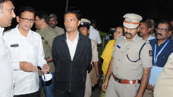 మండిపడిన స్థానికులు