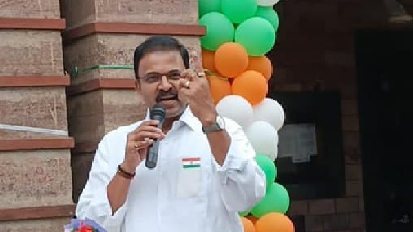 రాజధానిపై ఆ నిర్ణయానికే కట్టుబడాలన్న లక్ష్మీనారాయణ