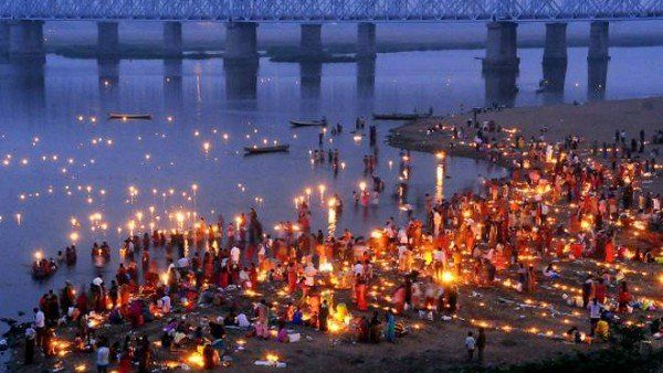 తెల్లవారు జాము నుండే కార్తీక స్నానాలు