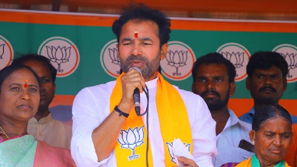 కిరాయికి తెచ్చుకున్న ఆర్టిస్టులతో, సొంత పార్టీనేతలతో కలిసి కేసీఆర్ అందమైన అబద్దం 