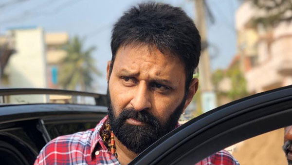 ఆసుపత్రిలో అడ్మిట్..