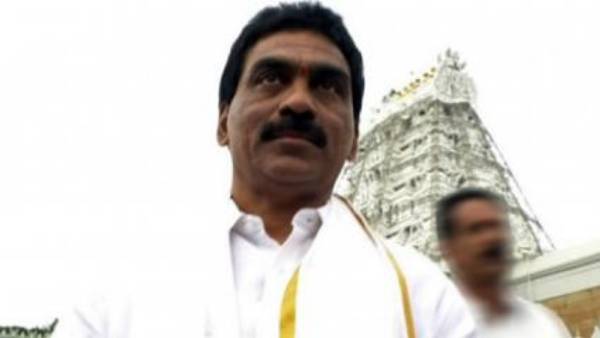 రాజకీయాలకు దూరంగా..