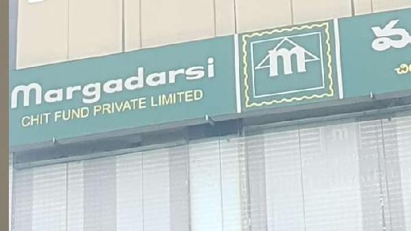 ys jagan responded on former mp undavalli arunkumars demand-raids on margadarsi offices ys jagan responded on former mp undavalli arunkumars demand-raids on margadarsi offices