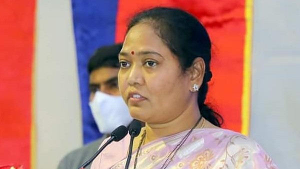 గంటల వ్యవధిలోనే బదిలీ