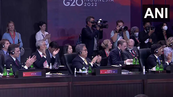 కీలక నేతలతో..