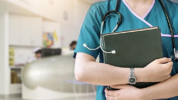 కిలాడీ లేడీ నర్సింగ్ సెంటర్ కిలాడీ లేడీ నర్సింగ్ సెంటర్