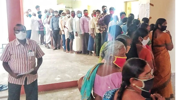 105 సమస్యాత్మక కేంద్రాల్లో భారీ భద్రత 