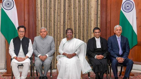 Justice DY Chandrachud taken oath as 50th chief justice of india infront of president Justice DY Chandrachud taken oath as 50th chief justice of india infront of president