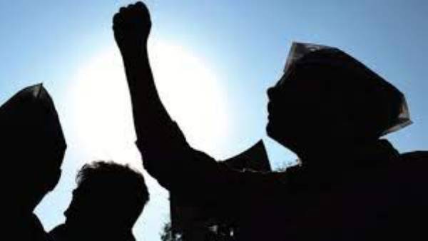 పొలిటికల్ లీడర్ పొలిటికల్ లీడర్