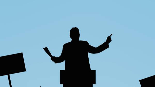 అర్దరాత్రి పొలిటికల్ లీడర్ దారుణ హత్య అర్దరాత్రి పొలిటికల్ లీడర్ దారుణ హత్య