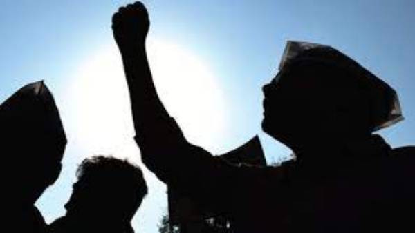  రాజకీయ నాయకుడు