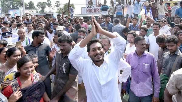  నవరత్నాలు - సంక్షేమ పథకాలకు వేదికగా