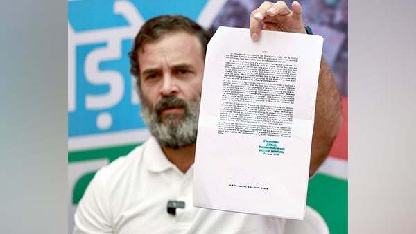 Police complaint files in Maharashtra against Rahul Gandhi over his remarks on Veer Savarkar. Police complaint files in Maharashtra against Rahul Gandhi over his remarks on Veer Savarkar.